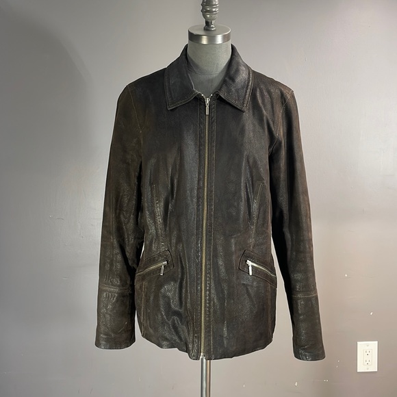 Danier Jackets & Blazers - Danier brown women’s leather jacket size large.  Quilt lining